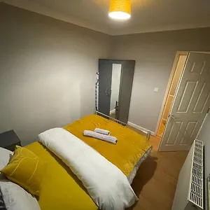 Comfy Affordable 2 Bedroom Flat Free Parking Southampton